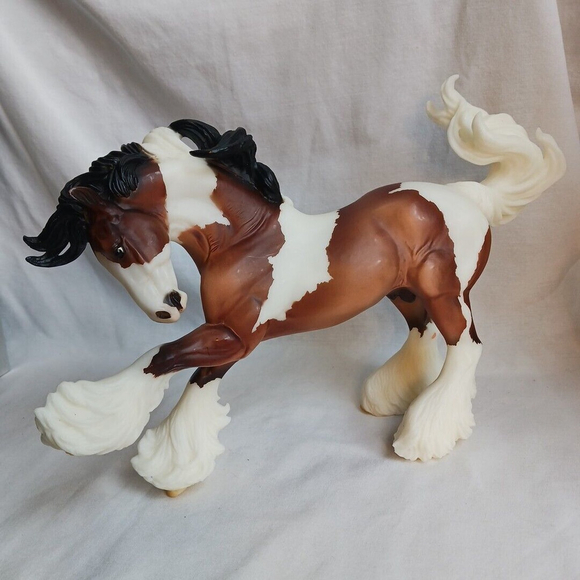 Breyer Traditional Model Horse GYPSY VANNER #1497 Brishen Matte Bay Pinto - Picture 1 of 8